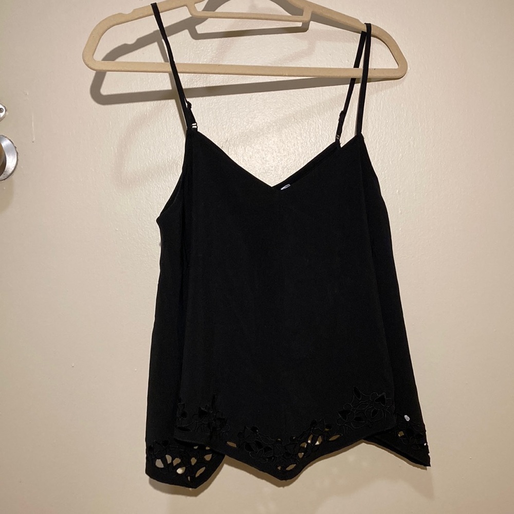 NWOT Fabletics Crop Top Size M in Black